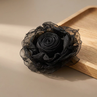 Appliques de roses en organza à bords brûlés, patchs de fleurs en tissu froissé pour pinces à cheveux, broches et accessoires vestimentaires DIY
