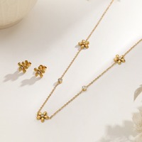 Nouvelle collection 2026 : Parure de bijoux pour femme, motif floral délicat, collier, boucles d'oreilles et bracelets, petits charms floraux dorés TGXL14296
