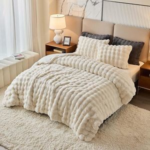 Ensemble de housse de couette en fausse fourrure de <span class=keywords><strong>lapin</strong></span> moelleuse, ensemble de literie en duvet doux <span class=keywords><strong>et</strong></span> chaud pour l'hiver - Product Image 1
