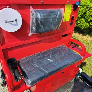 Tricycle Sanitaire Industriel <span class=keywords><strong>à</strong></span> Trois Roues, Véhicule de Nettoyage <span class=keywords><strong>avec</strong></span> Configuration d'Aspiration <span class=keywords><strong>à</strong></span> Trois Brosses, Bac <span class=keywords><strong>à</strong></span> Matériaux de 700L, <span class=keywords><strong>Réservoir</strong></span> d'<span class=keywords><strong>Eau</strong></span> de 80L - Product Image 3