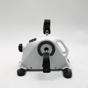 Esercitatore a pedale per bici sotto la scrivania con Display elettronico per allenamento di gambe e braccia Pedaler pieghevole completamente assemblato - Product Image 2