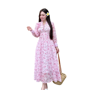 Vestido largo de gasa con estampado floral vintage y botones frontales, cintura fruncida, estilo corsage de flores dulces para mujer, ideal para vacaciones, venta al por mayor. - Product Image 1