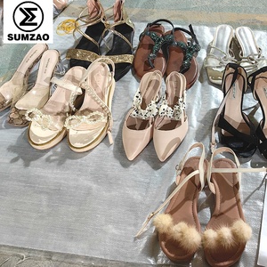 Stock di Scarpe e Sandali da Donna Usati di Marca di Seconda Mano - Product Image 4