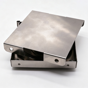Fabrication sur mesure de pièces en tôle : support de couvercle de boîte de tamponnage, assemblage de pièces pliées de précision en aluminium et acier inoxydable - Product Image 2