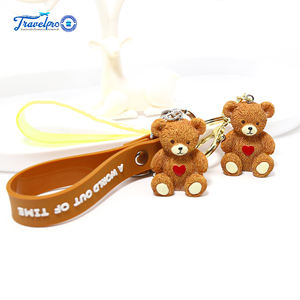 سلسلة مفاتيح من الراتنج على شكل دب كرتوني لطيف من كلوريد البولي فينيل مع سلسلة مفاتيح مبتكرة مستوحاة من الحلوى للسيارات والأمتعة - Product Image 6