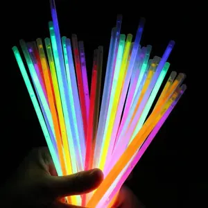Konnektörleri ile LED parlayan çubuklar bilezikler Neon parti Favor malzemeleri dekorasyon için cadılar bayramı dans düğün doğum günü