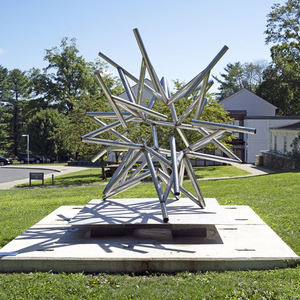 Sculpture d'art moderne célèbre en métal, sculpture d'étoile en acier inoxydable par Frank Stella - Product Image 6