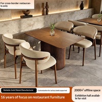 Chaises et tables de restaurant en bois minimalistes personnalisables pour usage commercial dans les cafés et les salons de thé