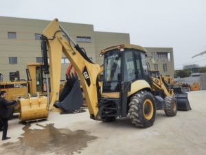 รถตักล้อยางตีนตะขาบ Caterpillar 420F มือสอง เครื่องยนต์ดีเซล ประสิทธิภาพสูง เหมาะสำหรับงานก่อสร้าง - Product Image 3