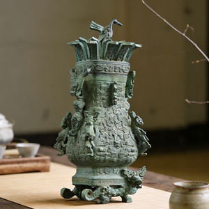 Dekorative Messing-Teekanne in Drachenform mit Lotus- und Kranich-Relief auf dem Deckel, Antikes Modell, Ornamente, Geschenke - Product Image 1