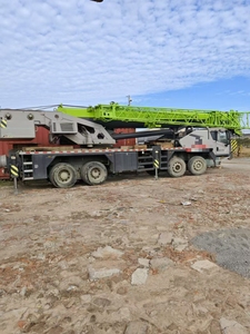 ใช้ Zoomlion ZTC500A5 50TON รถบรรทุกเครน45.5เมตรบูมสภาพดีรถปั๊มเกียร์เครื่องยนต์ Yuchai รุ่นร้อน - Product Image 4