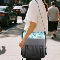 Siège Rehausseur Bébé Harnais de Voyage Chaise Haute de Repas Sac de Rangement Organisateur pour Couches Sac de Maman