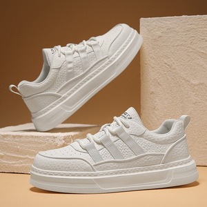 Chaussures pour hommes 2026, nouveau style été, respirantes, perforées, sportives, à talon bas, semelle épaisse, surface en cuir, couleur blanche, adaptées aux adolescents - Product Image 1