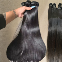 Vente en gros de tissages de cheveux indiens bruts lisses, de trames de cheveux humains péruviens 100% naturels, et de lots de cheveux humains brésiliens super longs de type Mink