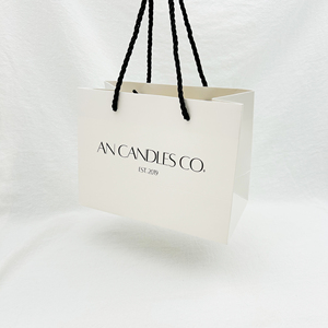 Tái Chế Sang Trọng Kem Màu Be Kraft Giấy Mua Sắm Túi Với Logo Của Riêng Bạn Ribbon Xử Lý Bow Cho Quà Tặng Bao Bì Tùy Chỉnh In Ấn - Product Image 1