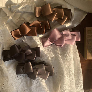 Pinza para el pelo tipo banana de color liso y sencillo, estilo coreano, accesorio de tela y plástico para mujer, para bodas, fiestas y aniversarios. - Product Image 2