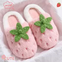 Mignonnes pantoufles d'intérieur roses en fourrure de fraise, chaudes et moelleuses, en peluche, pour femmes et filles, hiver 2026, à semelle épaisse et plateforme