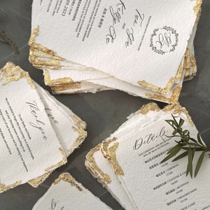 Invitaciones de Boda Elegantes con Borde Decorativo en Hoja de Oro, Papel Artístico Hecho a Mano, Juego de Invitaciones de Boda Impresas Digitalmente Personalizadas - Product Image 1