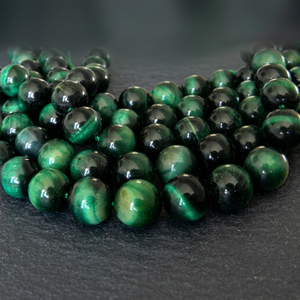 Vente en gros de boules en œil de tigre naturelles faites à la main cristal vert artisanat roches Reiki minéraux pour la décoration intérieure mascotte Feng Shui - Product Image 3