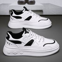 Chaussures de sport décontractées pour hommes, nouvelle collection printemps, prix de gros, tendance, polyvalentes, basses, blanches, rehaussantes, pour le skateboard et les étudiants