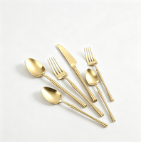 Ensemble de couverts de luxe en acier inoxydable 304 doré, finition miroir 18/10 avec logo gravé au laser, idéal pour hôtels, restaurants, mariages et fêtes