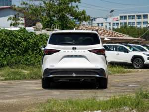 Nuevo Auto 2026 Toyota Granvia 2.5L Híbrido Edición Comfort MPV de 7 Plazas |   181kW THS II, 5.71L/100km WLTC, Jiben Auto - Product Image 4