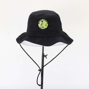 Casquette de plage en polyester à séchage rapide avec broderie Gorras réglable de haute qualité personnalisée, chapeau seau en gros avec ficelle à large bord de pêcheur - Product Image 1