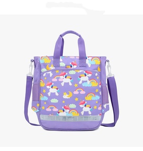 Sac à bandoulière léger et imperméable pour filles, imprimé <span class=keywords><strong>licorne</strong></span>, idéal pour les cours et les cours supplémentaires - Product Image 1