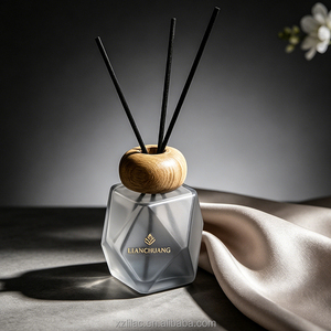 Ventes <span class=keywords><strong>d</strong></span>'usine - Flacons de <span class=keywords><strong>parfum</strong></span> <span class=keywords><strong>d</strong></span>'aromathérapie de luxe vides en verre 100 ml de haute qualité avec pulvérisateur à pompe et boîte - Product Image 1