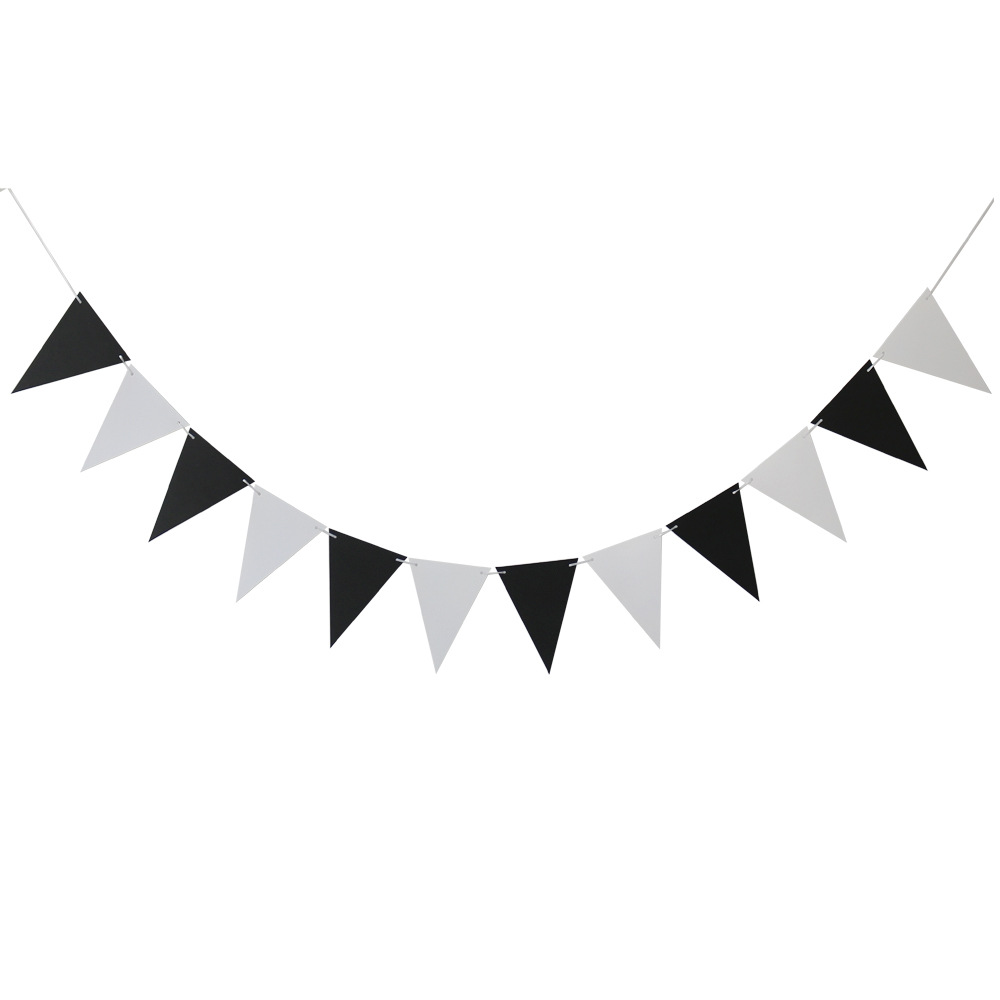 Drapeau triangulaire noir et blanc