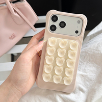 Coque en silicone liquide à effet d'ondulations pour iPhone Air 13 14 15 16 17 Pro Max, compatible avec la charge sans fil, avec support magnétique en forme d'ours mignon