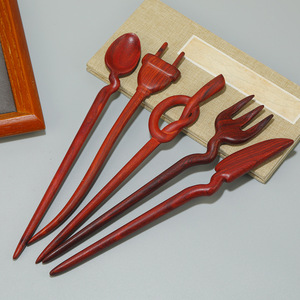 Épingle à cheveux originale en bois de santal rouge, style antique en bois d'ébène, accessoires créatifs et originaux, épingle à chignon, tendance et de niche - Product Image 1