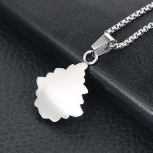 Collier avec pendentif fleur en acier inoxydable, design géométrique étoile à huit branches SP814 - Product Image 4