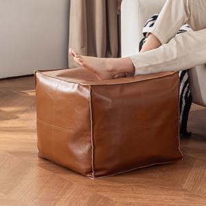 Pouf de rangement pour la maison avec compartiment zippé pour vêtements, jouets et chaussures, design aspect cuir marron - Product Image 2