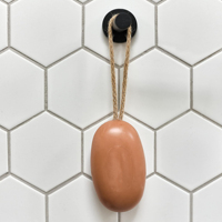 Savon à l'huile d'olive de luxe hydratant et longue durée, sans parabènes ni phtalates, parfumé au cuir, sur corde, pour hommes
