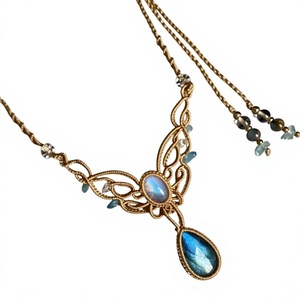 Collier pendentif vintage plaqué or avec cristal bleu en forme de goutte serti clos, chaîne pour femme, bijoux à porter au quotidien - Product Image 1