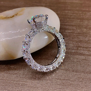 Anello a quattro punte da donna, accessorio semplice ed elegante per l'uso quotidiano - Product Image 6