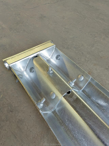 Carretera galvanizada Aashto M180 Barrera de metal de tráfico de barandilla corrugada Extremo PED usado para la venta Barandilla de carretera - Product Image 6