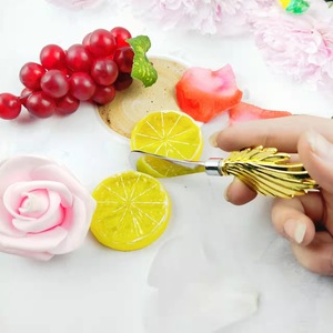 Gold Feather Wine Stopper Set Zinc Alloy Bottle Decorative Party Tableware Luxury Style 15 Pcs - Product Image 2