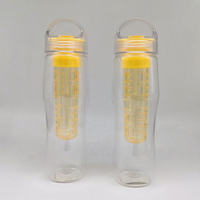 CHUNLIN CL-378 700ml Bouteille d'eau portable transparente en plastique avec infuseur à fruits, certifiée CE, pour le sport et les voyages, écologique, avec couvercle direct