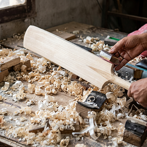 SMART SHINE ENTERPRISES Bate de Críquet de Salgueiro Inglés Premium de Alta Calidad, Ecológico, Ligero, Equilibrado y con Hoja Resistente - Product Image 1