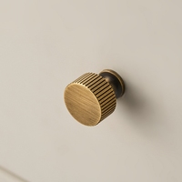 Poignée minimaliste en laiton massif, tirette moderne en bronze antique pour tiroirs et armoires haut de gamme (inspiration vintage)