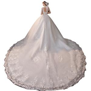Robe de mariée de luxe personnalisée, broderie vintage, col montant, manches trois-quarts, blanche, 2026, avec traîne royale et sequins - Product Image 5