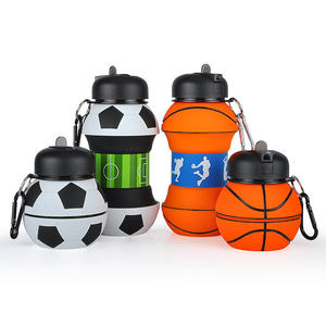 Bouteille d'eau portable en silicone anti-fuite de 550 ml pour les sports de plein air, les enfants, pliable, football/basketball, peut être accrochée à un sac à dos - Product Image 1
