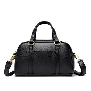 Bolso de Mano de PU con Diseño Geométrico de Alta Calidad, Detalle de Remaches, Estilo Vintage Boston para Mujer, con Forro de Poliéster, Diseño Antirrobo y Duradero - Product Image 1