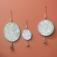 Nouvelle Décoration Murale Ronde Style Art Déco Ferme, en MDF Blanc Lavé Sculpté, à Suspendre avec Corde