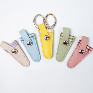 ปลอกกรรไกรหนัง PU ขนาดเล็กน่ารัก ปักลายตารางสีสันสดใส ปลอกกรรไกรแบบสวม - Product Image 1