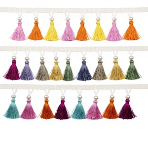 Bordure en dentelle multicolore vibrante avec pompons et perles pour rideaux, ameublement et textiles décoratifs - Product Image 1