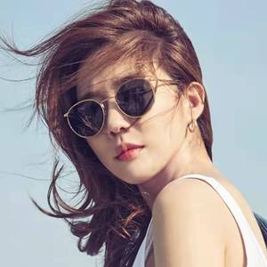 Trendy Retro Metal Sunglasses For Women Gold <b>Frame</b> UV400 Protection Fashion Travel Driving Party Accessory - Product Image 1