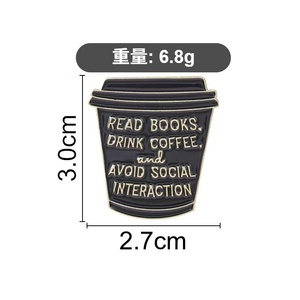 เข็มกลัดรูปแก้วกาแฟโลหะขายส่ง ดีไซน์น่ารัก สไตล์การ์ตูน สื่อถึงการเว้นระยะห่างกัน ชุบนิกเกิลสีดำ รูปทรงสี่เหลี่ยมผืนผ้า - Product Image 6